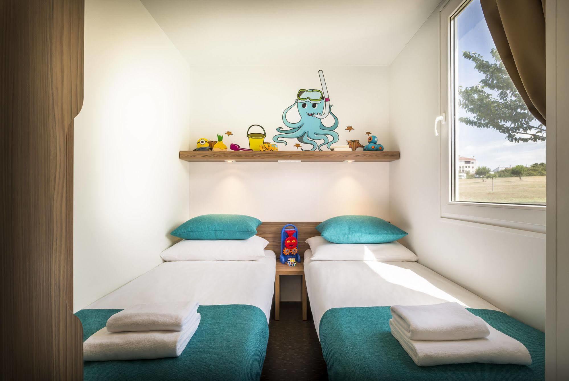 Aminess Maravea Camping Resort Mobile Homes Дайла Экстерьер фото